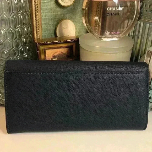 Michael Kors navy wallet - Picture 9 of 9